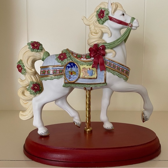 Christmas Lenox Carousel Horse 2014/2015 - Picture 1 of 10